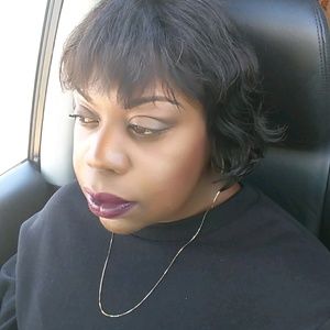 Meet your Posher, Angela